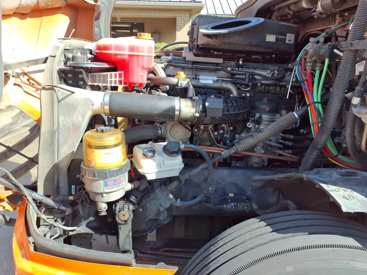 2019 Freightliner Cascadia - image 9