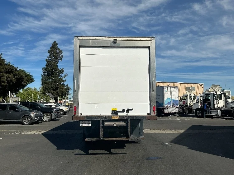 2020 Freightliner M2 106 - image 7