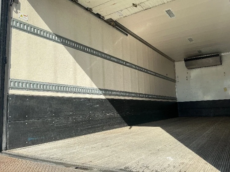 2020 Freightliner M2 106 - image 10