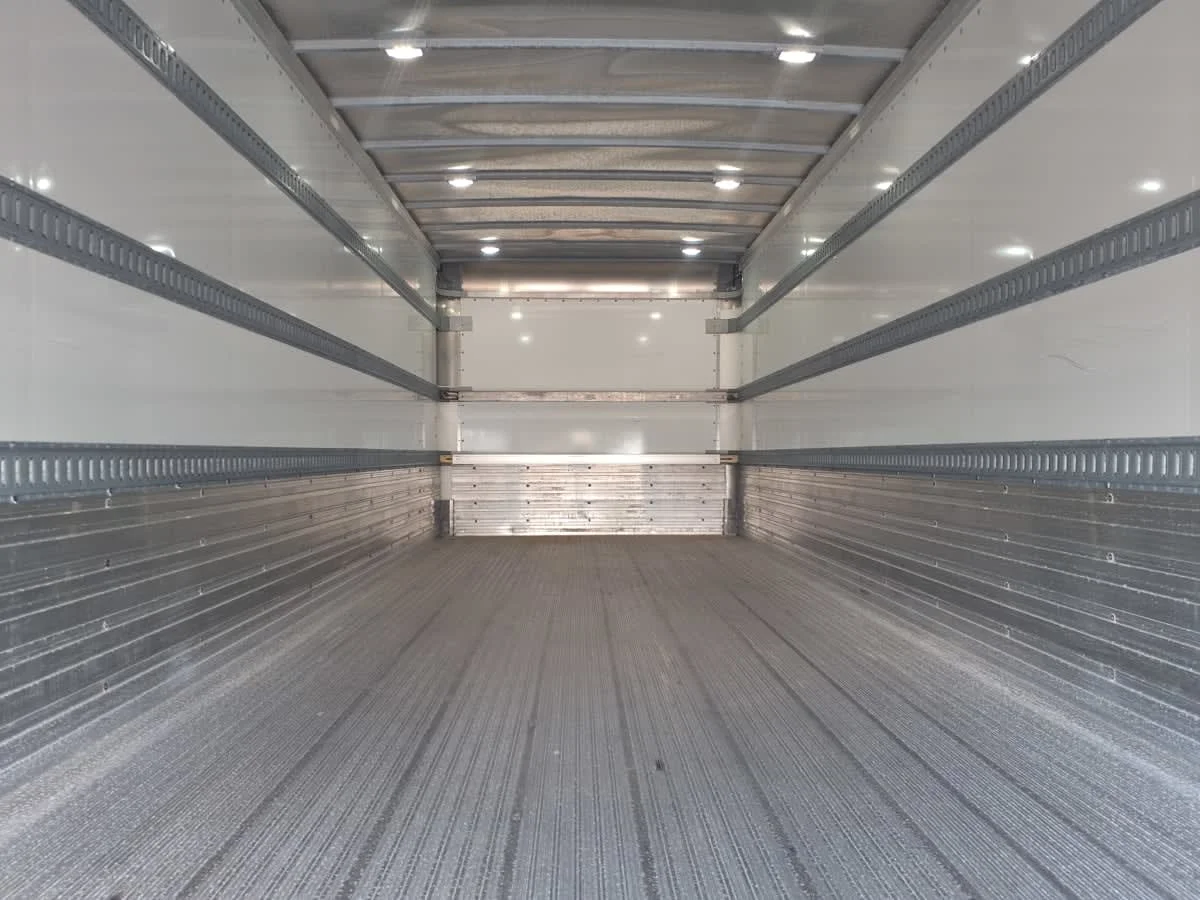 2021 Freightliner M2 106 in Houston, TX — photo 8