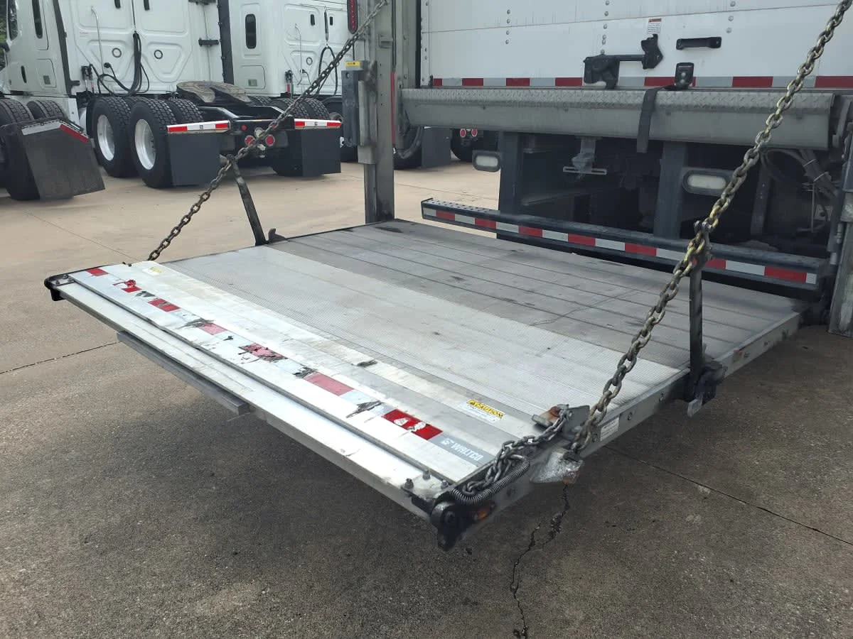 2021 Freightliner M2 106 in Houston, TX — photo 10
