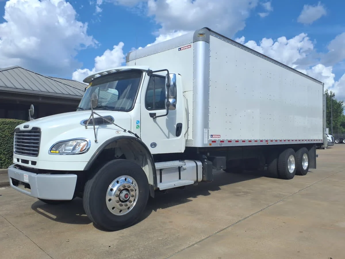 2021 Freightliner M2 106