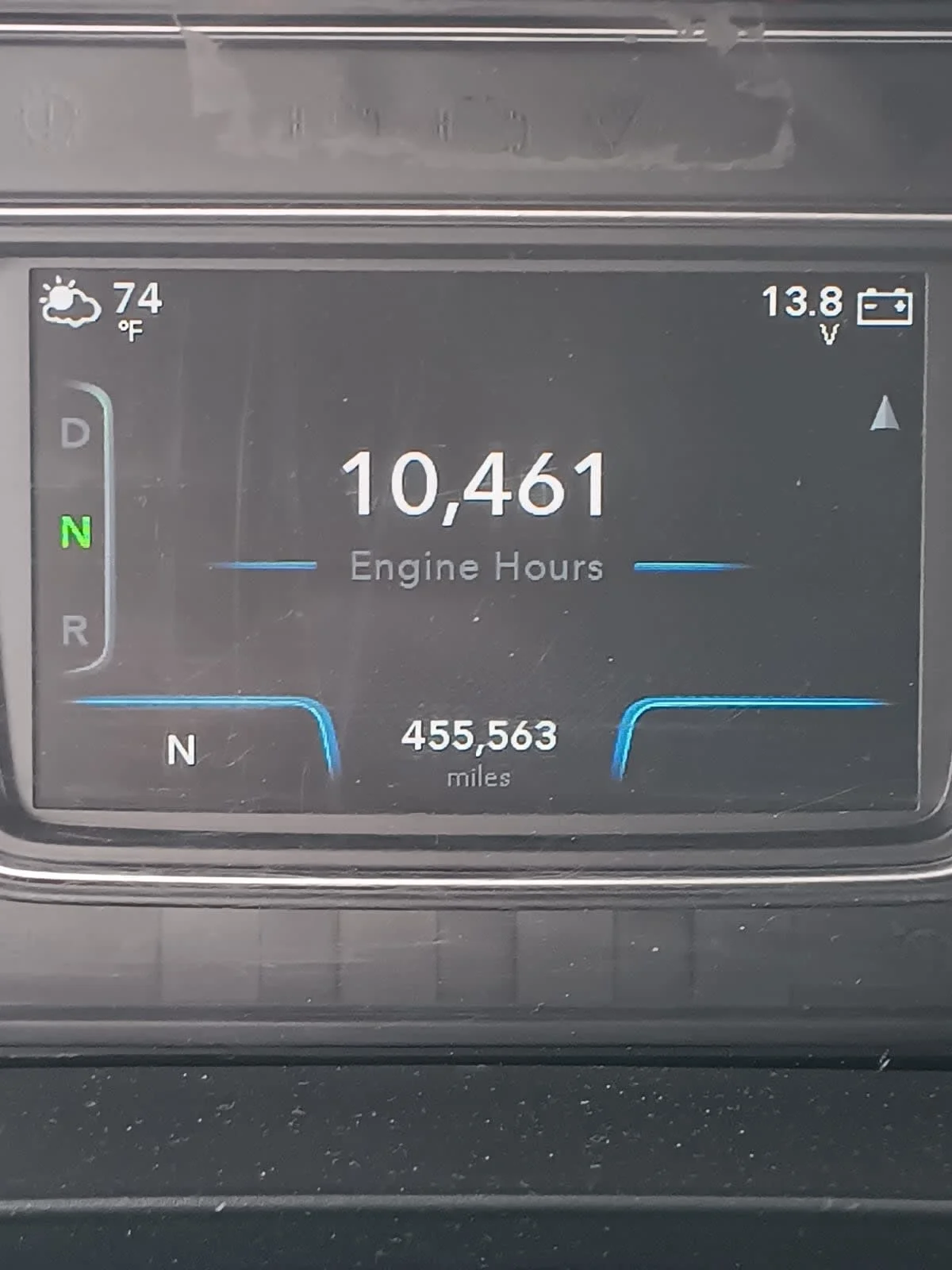 2020 International LT - image 11