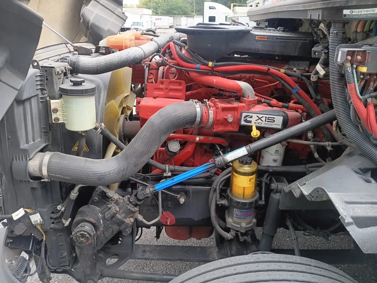 2020 International LT - image 9