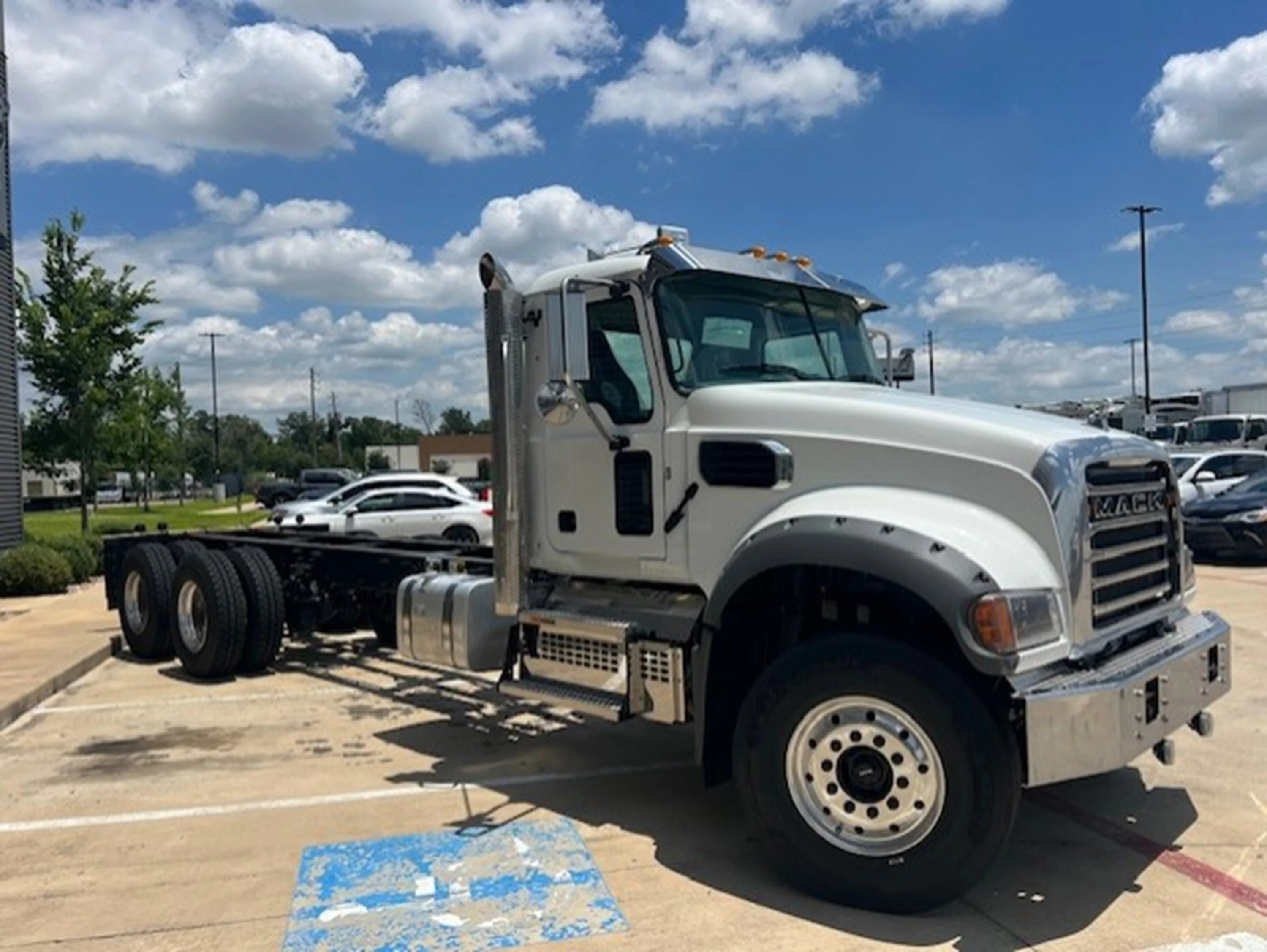2027 Mack Granite in Houston, TX — photo 2