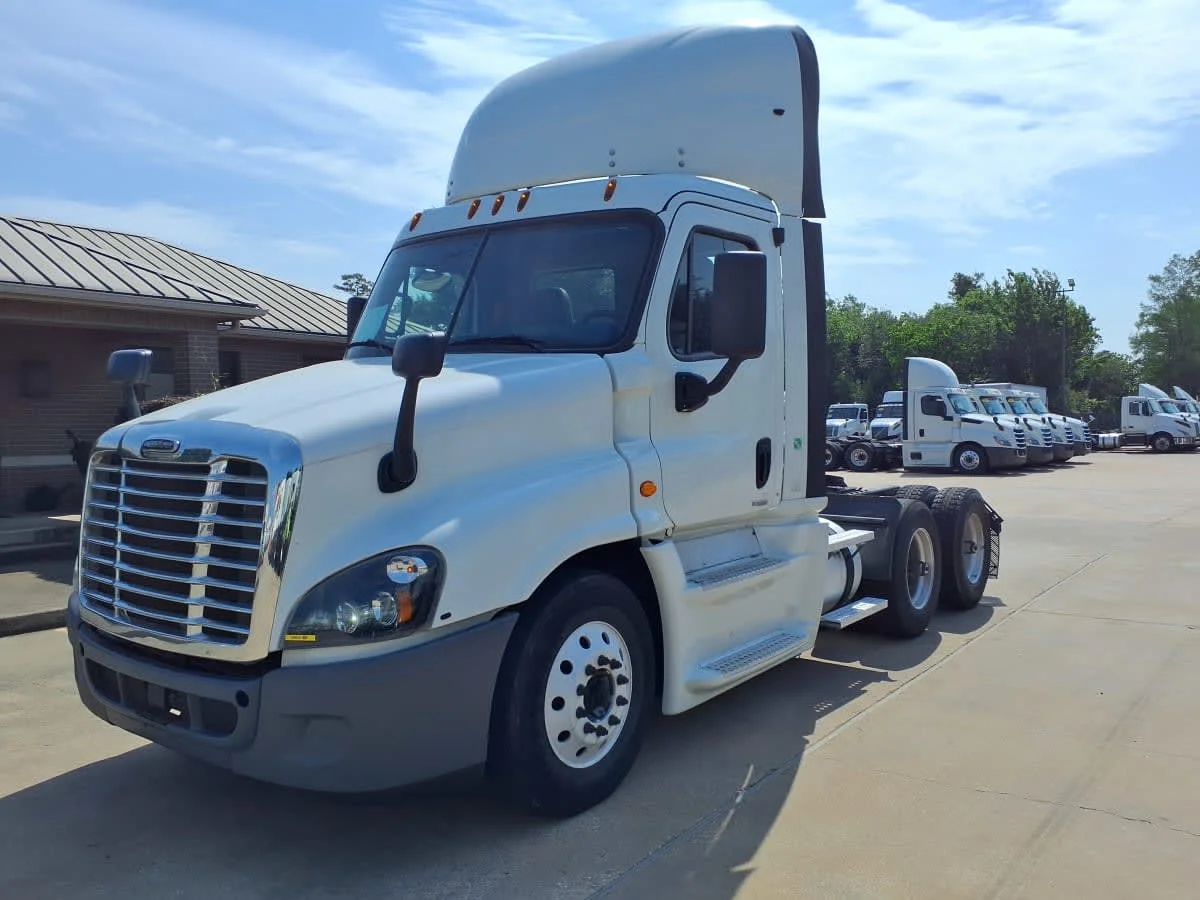 2020 Freightliner Cascadia in Houston, TX