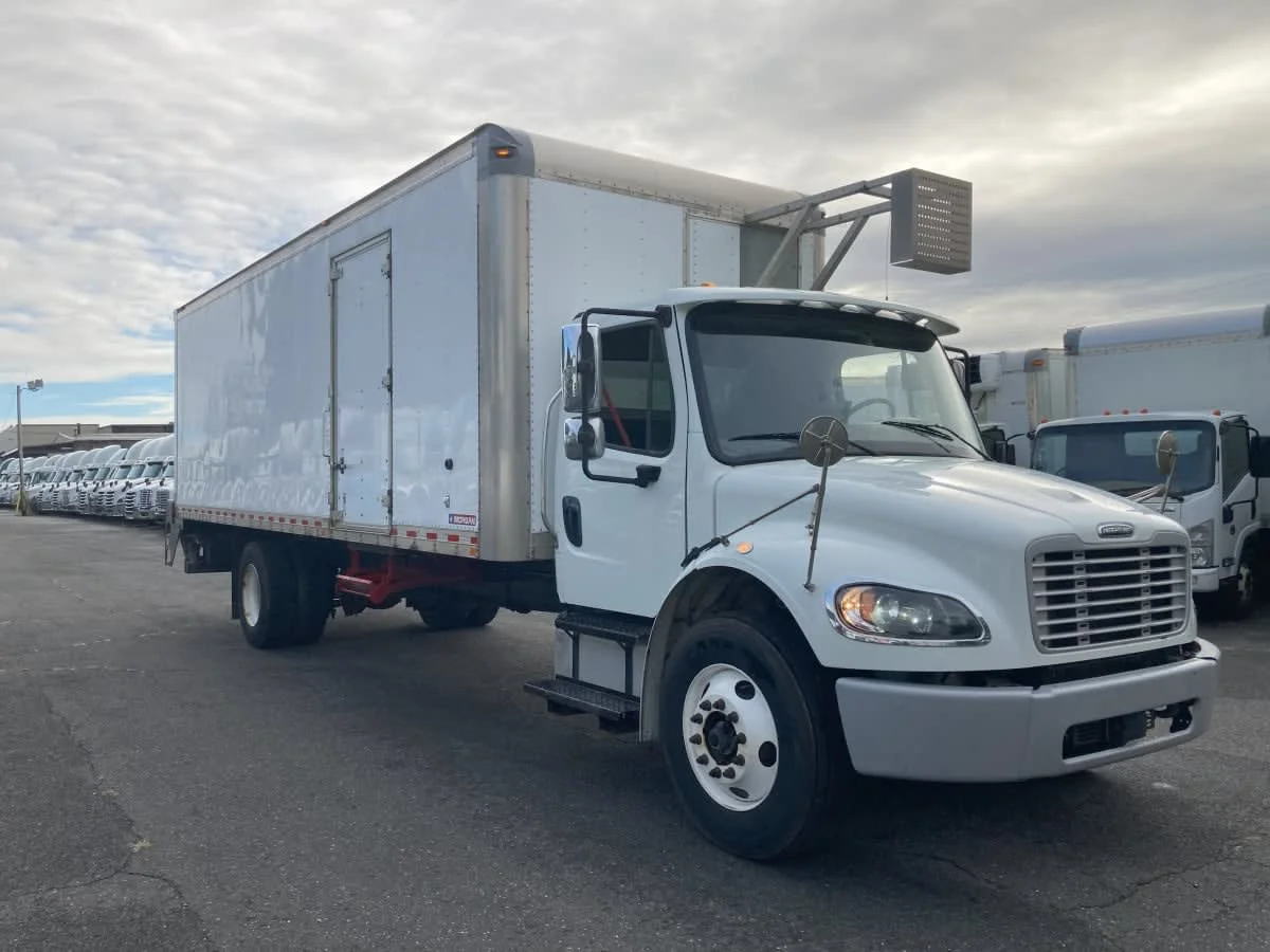 2020 Freightliner M2 106 - image 3