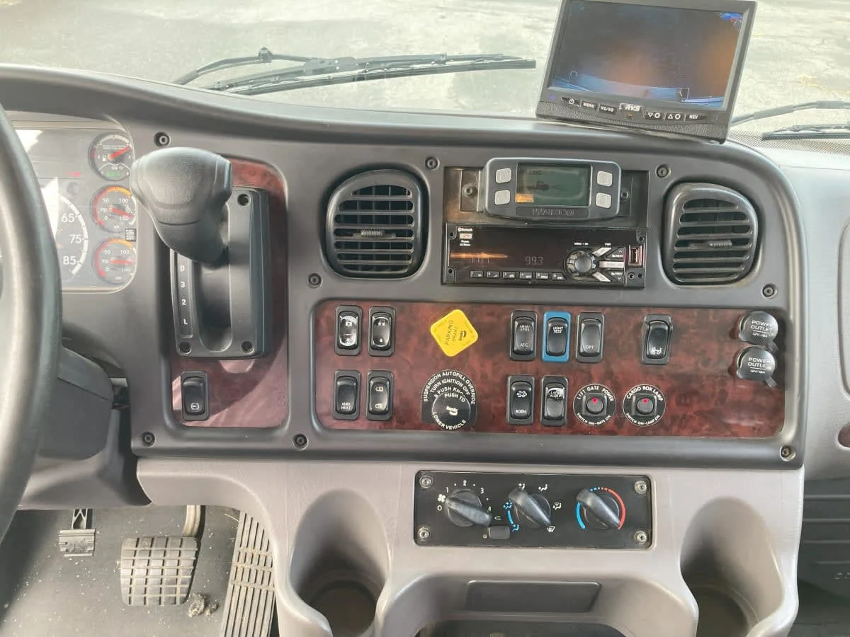 2020 Freightliner M2 106 in Springfield, MA — photo 13
