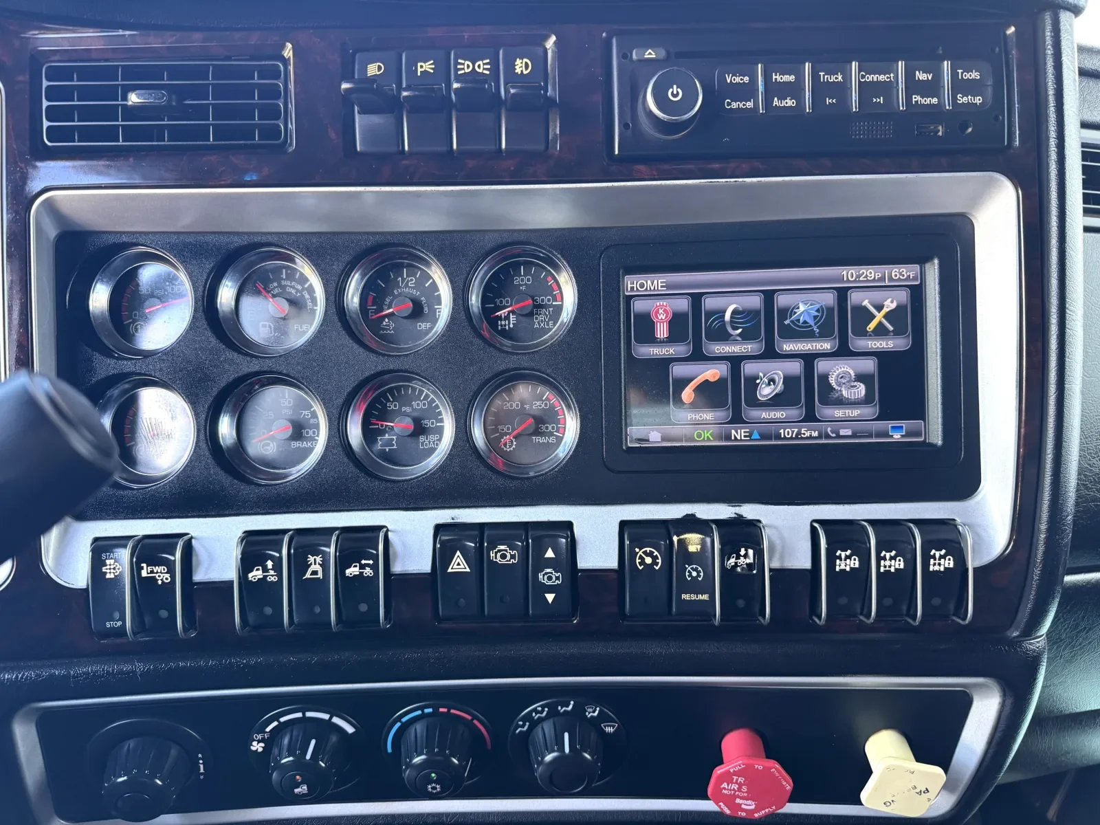 2014 Kenworth T800 - image 17