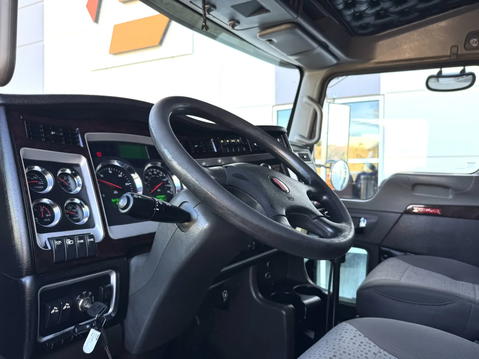 2014 Kenworth T800 in Greer, SC — photo 14