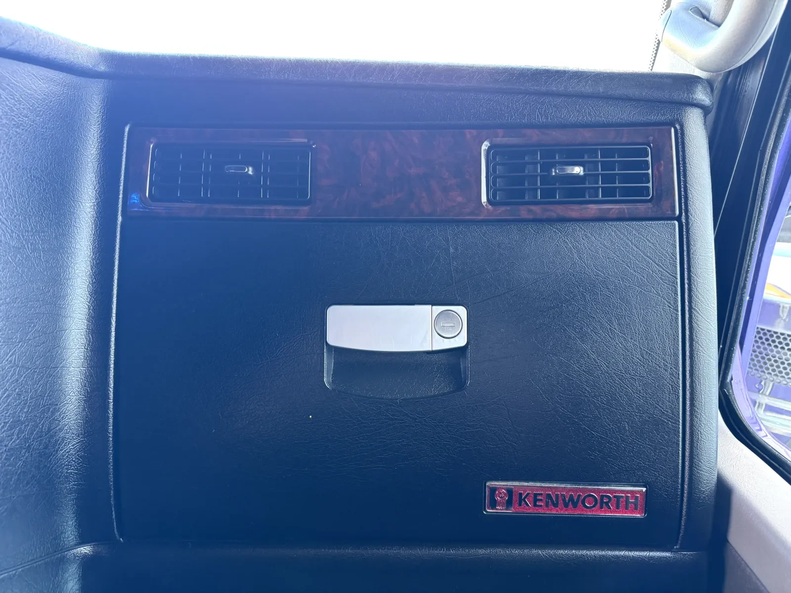 2014 Kenworth T800 in Greer, SC — photo 18