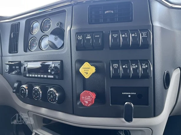 2024 Peterbilt 579 in Salt Lake City, UT — photo 18