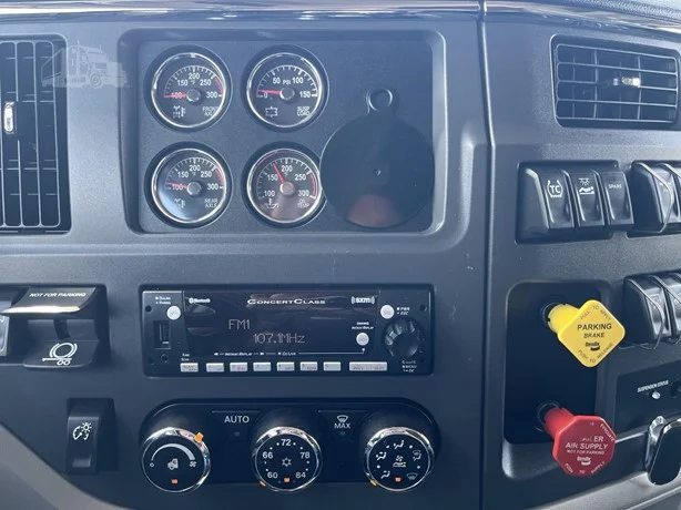 2024 Peterbilt 579 in Salt Lake City, UT — photo 19