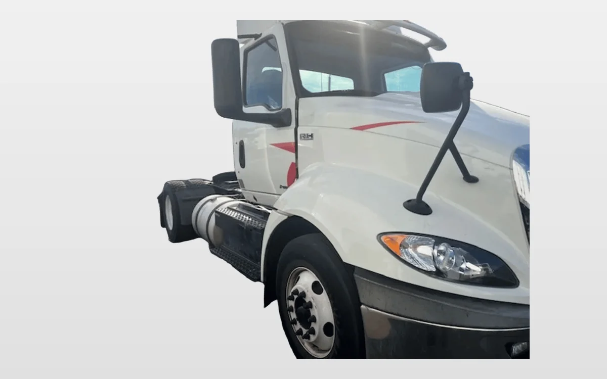 2019 International - image 1