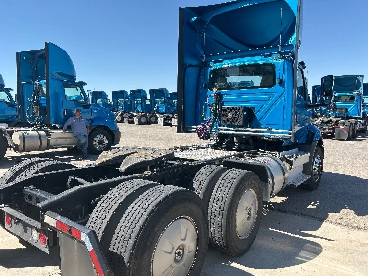 2019 International RH - image 7