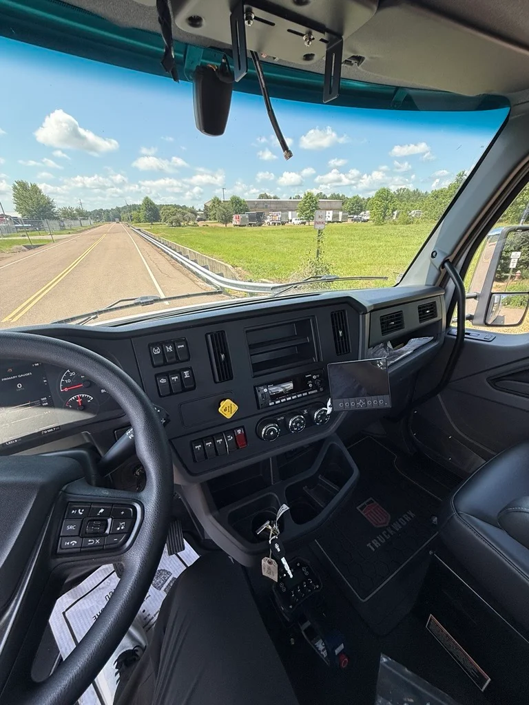 2027 Kenworth in Jackson, MS — photo 10