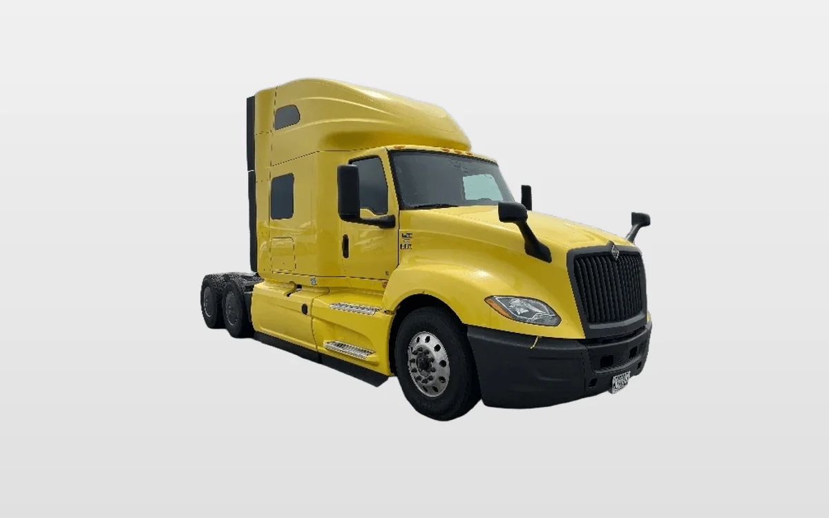 2022 International LT - image 1