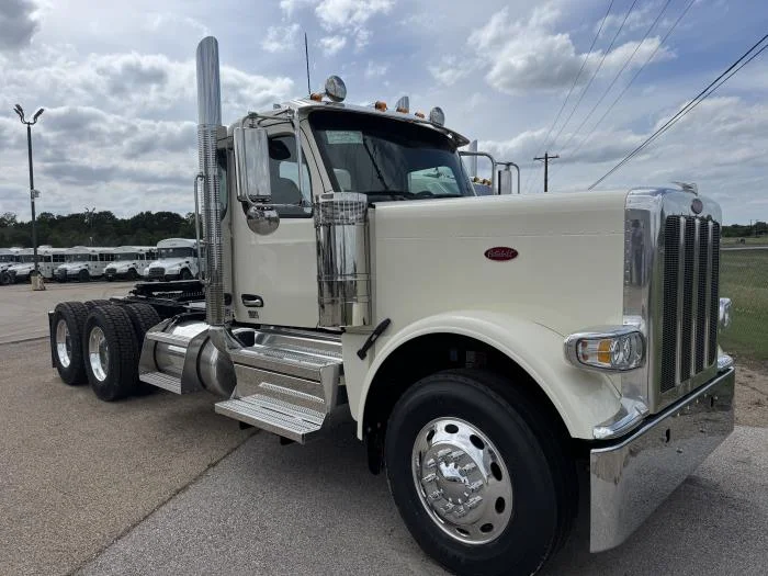 2027 Peterbilt 589 in Sealy, TX — photo 3