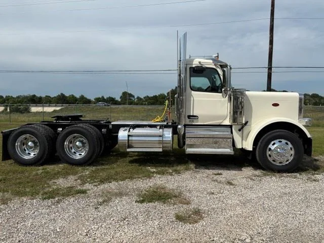 2027 Peterbilt 589 in Sealy, TX — photo 7