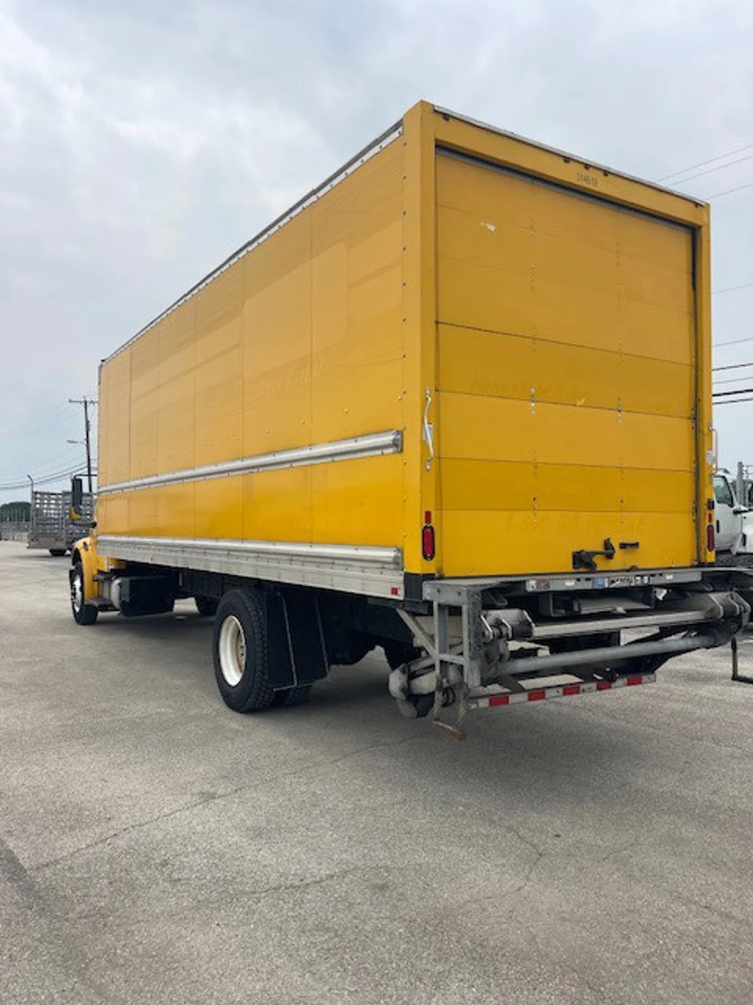 2018 Freightliner M2 106 - image 10