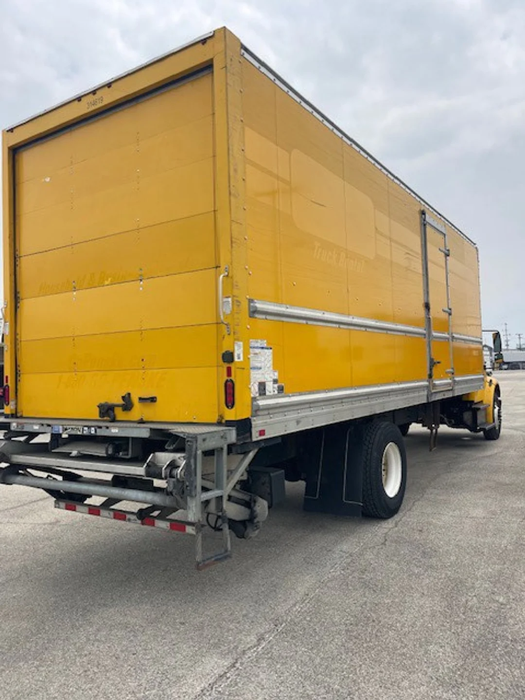 2018 Freightliner M2 106 - image 11