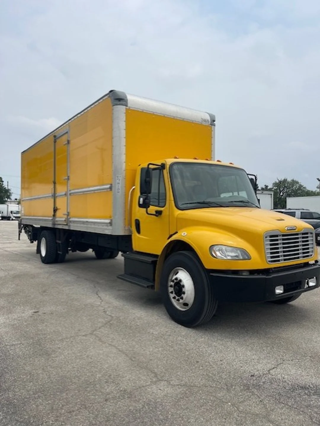 2018 Freightliner M2 106 - image 7
