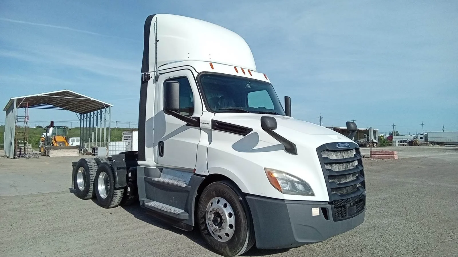 2020 Freightliner Cascadia in Laredo, TX
