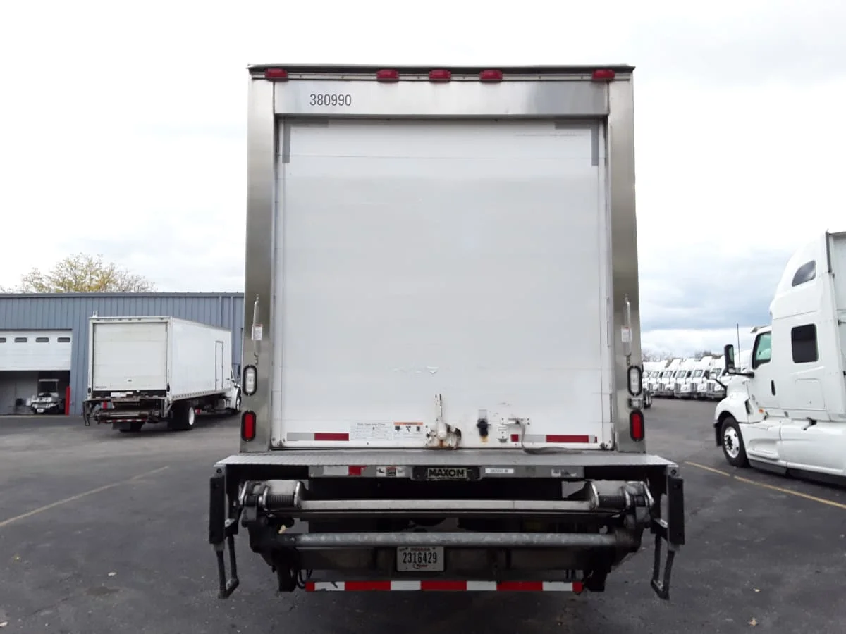 2016 International 4300 - image 5