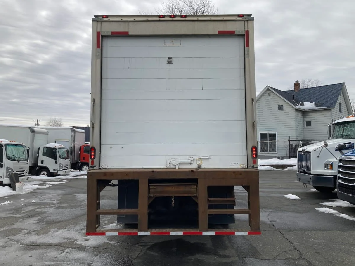 2019 Freightliner M2 106 - image 5