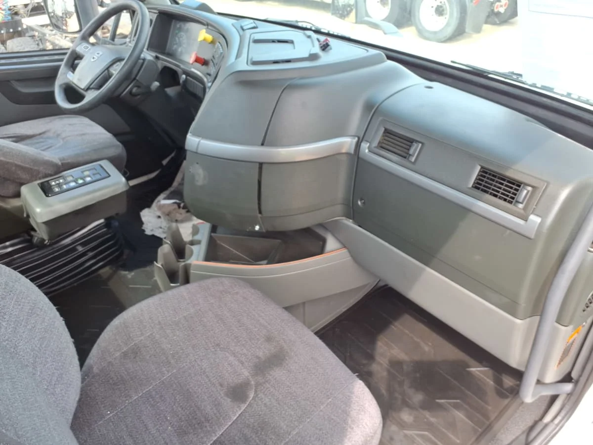 2019 Volvo VNL 860 in Houston, TX — photo 10