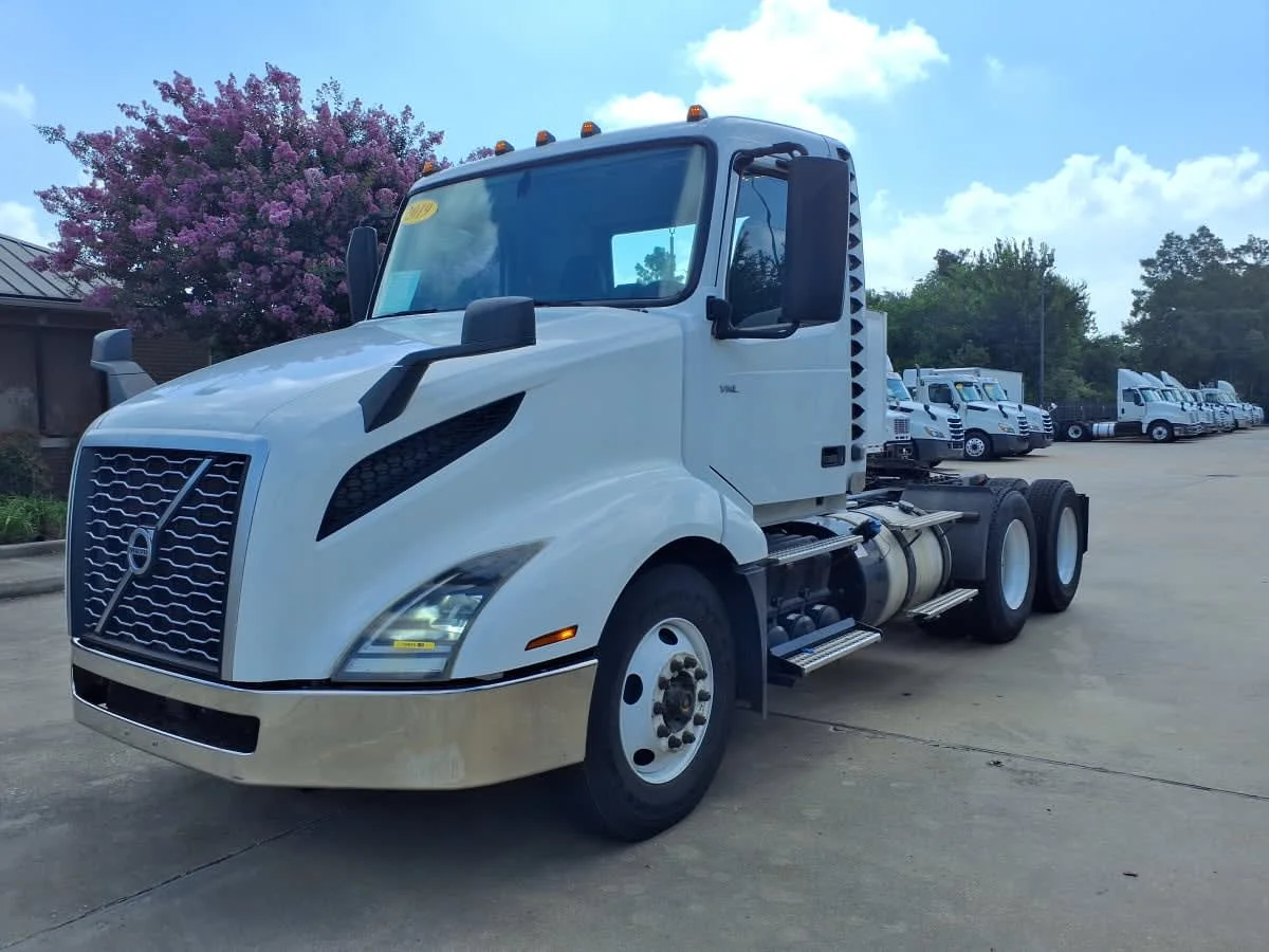 2019 Volvo VNL 860 in Houston, TX