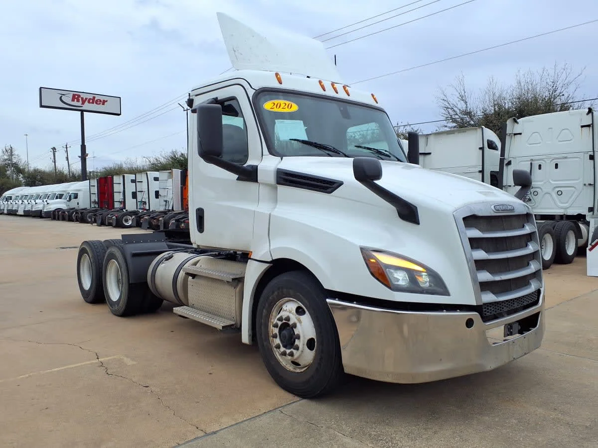 2020 Freightliner Cascadia in Houston, TX — photo 3