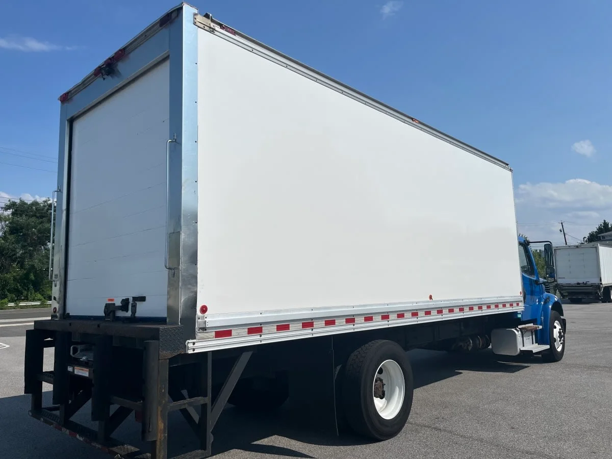 2019 Freightliner M2 106 in Beltsville, MD — photo 4