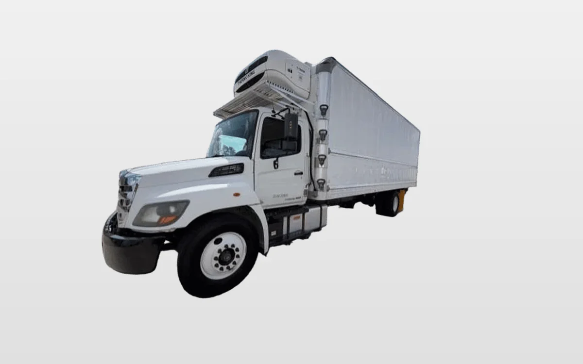 2020 Hino 268 - image 1