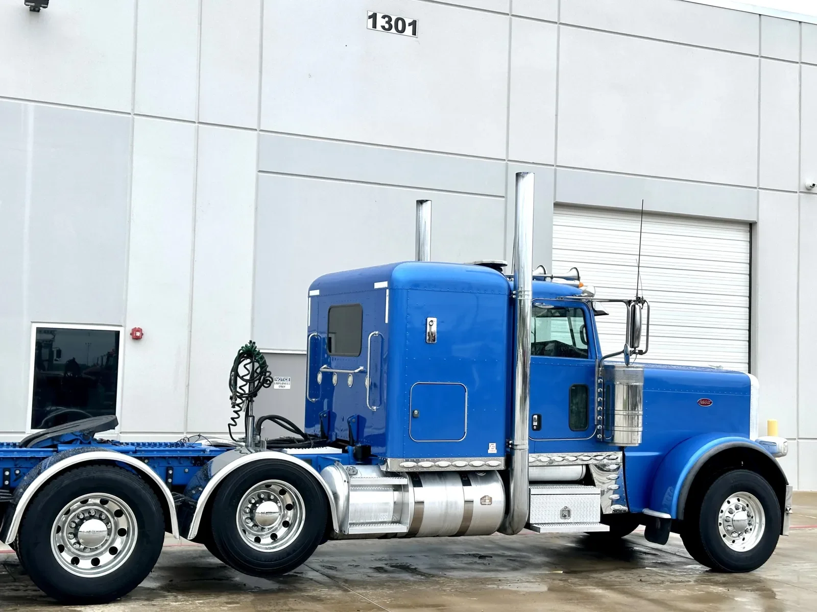 2018 Peterbilt 389 - image 7