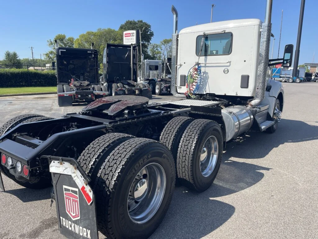 2024 Kenworth in Birmingham, AL — photo 3