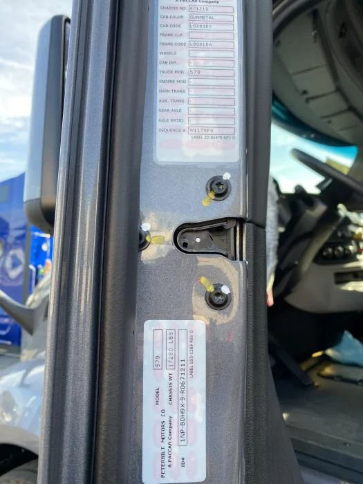 2024 Peterbilt 579 in Los Angeles, CA — photo 11