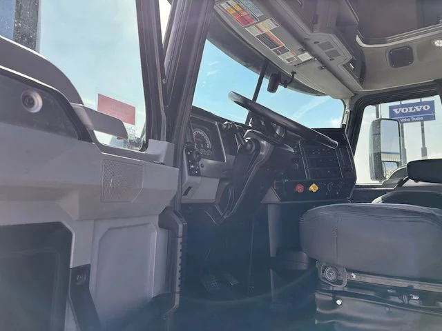 2019 Mack Anthem - image 9