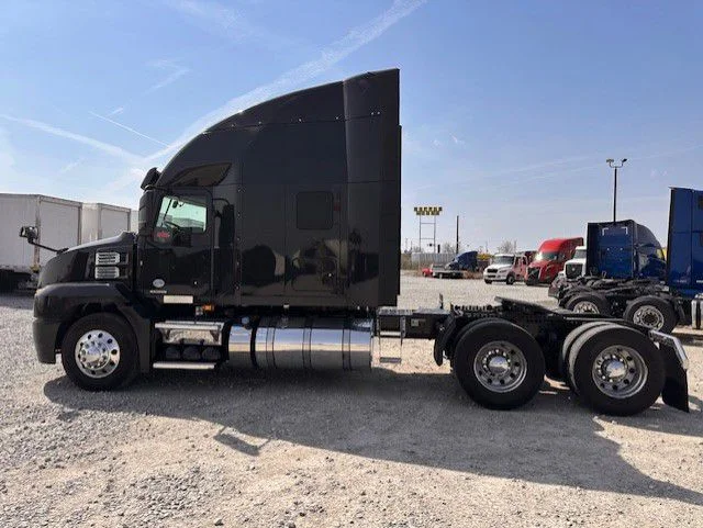 2019 Mack Anthem - image 5