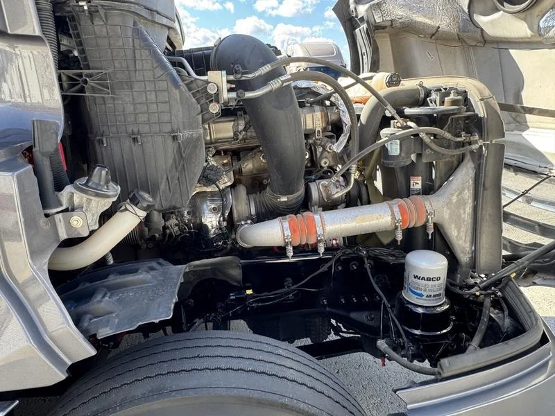 2024 Freightliner Cascadia - image 13