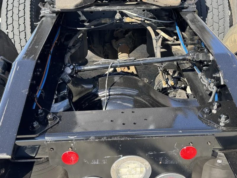 2024 Freightliner Cascadia - image 8