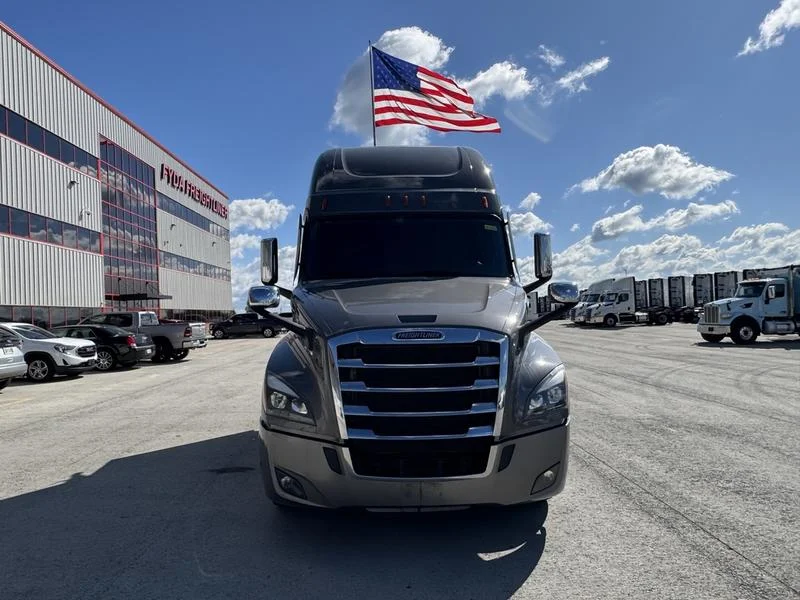 2024 Freightliner Cascadia - image 12