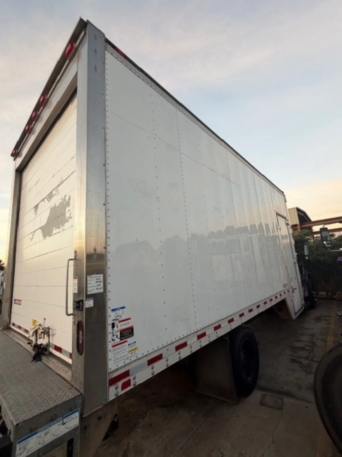 2017 Freightliner M2 106 in Kapolei, HI — photo 4