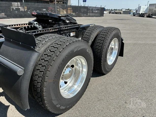 2021 Peterbilt 579 in Idaho Falls, ID — photo 12