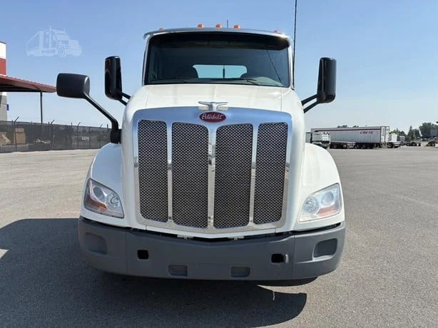 2021 Peterbilt 579 in Idaho Falls, ID — photo 8