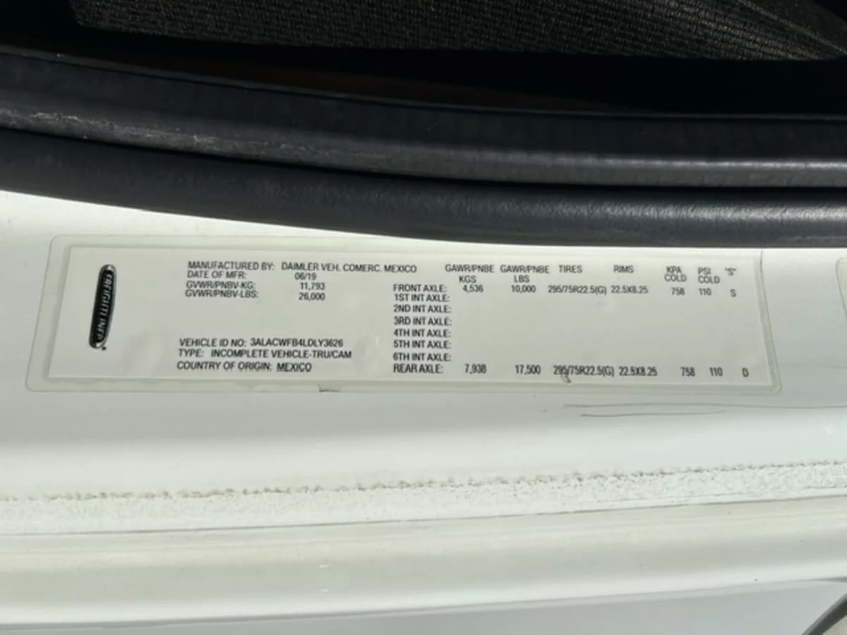 2020 Freightliner M2 106 in Farmingdale, NY — photo 14
