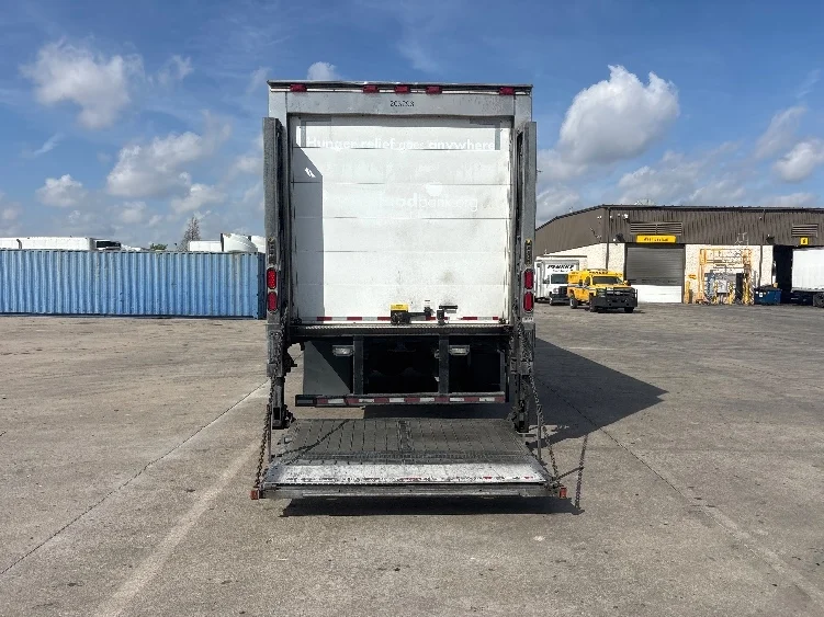 2019 Freightliner M2 106 in Houston, TX — photo 8