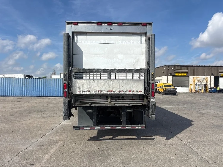 2019 Freightliner M2 106 in Houston, TX — photo 7