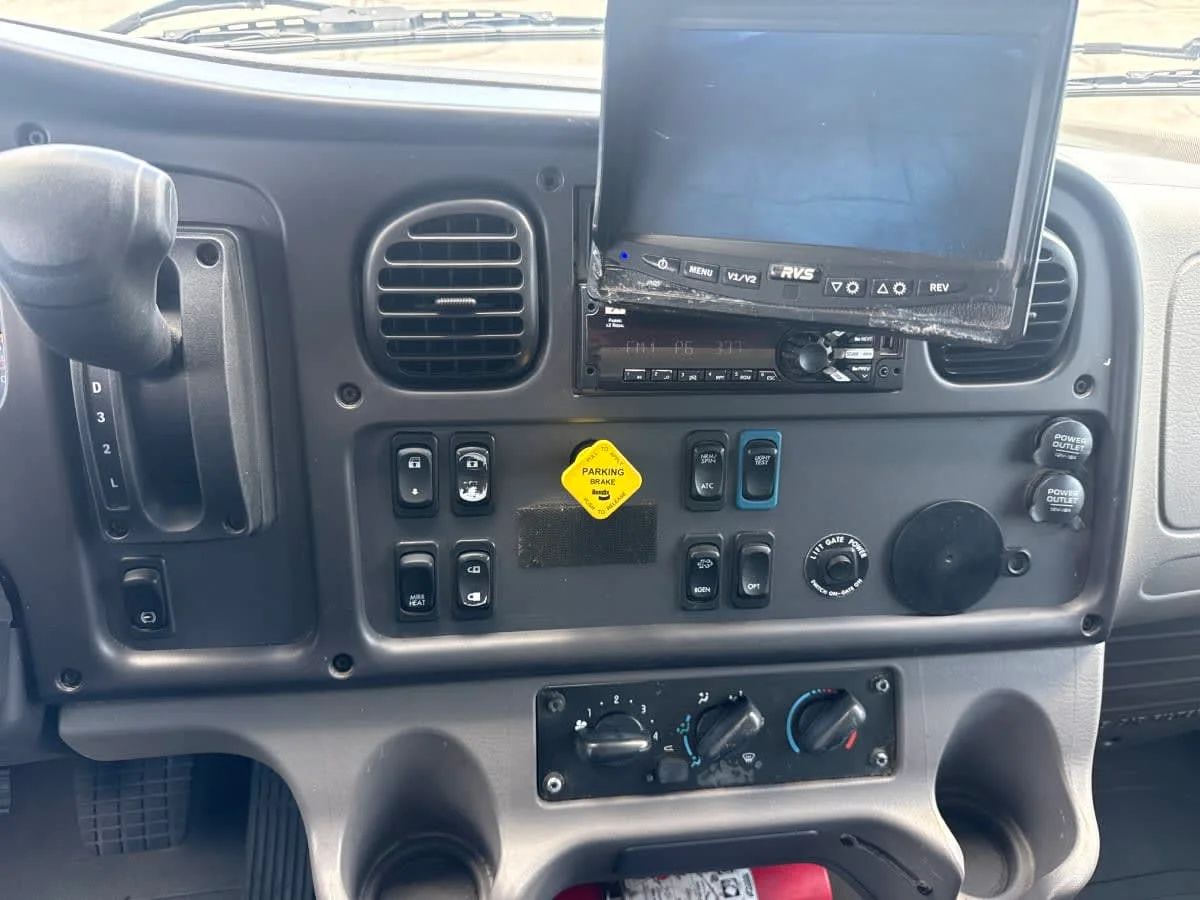 2021 Freightliner M2 106 in Oak Creek, WI — photo 11