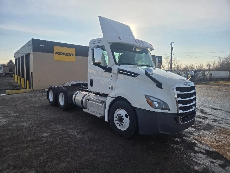 2020 Freightliner Cascadia in Lansing, MI